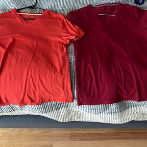 2 Banana Republic V-Neck T-shirts. Size medium . Red and Orange